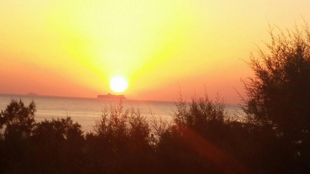 Troulis Seaside Aparthotel Amoudara  ภายนอก รูปภาพ