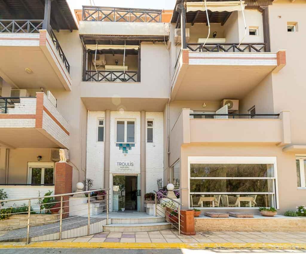 Troulis Seaside Aparthotel Amoudara  ภายนอก รูปภาพ