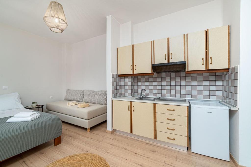 Troulis Seaside Aparthotel Amoudara  ภายนอก รูปภาพ